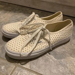 Adorable Cream Era Vans!